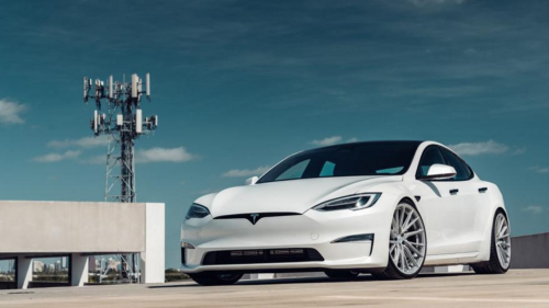 1020 Lóerős Tesla Model S Plaid élményvezetés a Kakucs Ringen 1