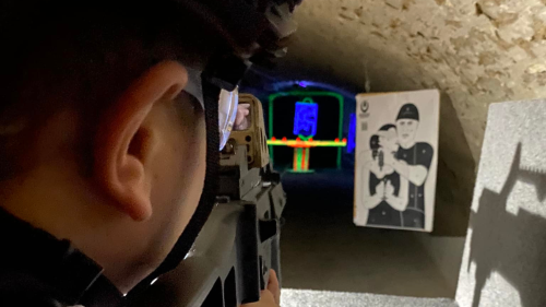 Gyerekeknek szituációs gyakorlás profi airsoft fegyverekkel 11