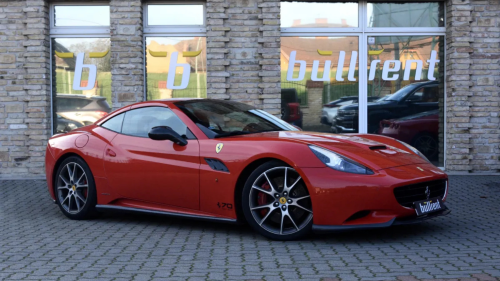 560 Le-s Ferrari California autópályás élményvezetés 1