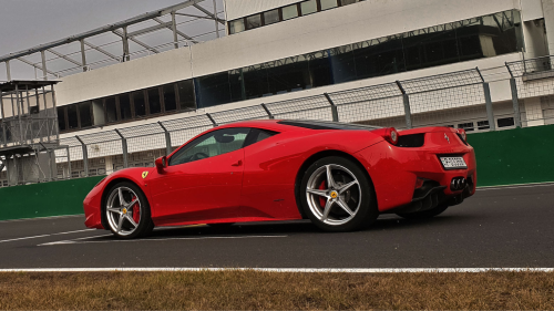 Ferrari 458 élményautózás gyerekeknek a Kakucs Ringen 2