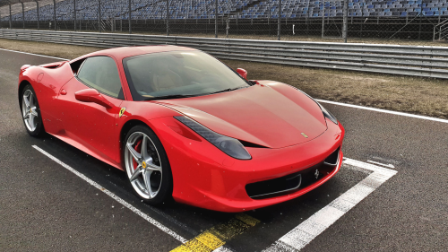 Ferrari 458 élményautózás gyerekeknek a Kakucs Ringen 3