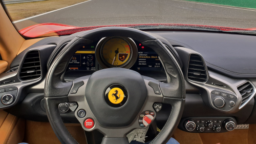 Ferrari 458 élményautózás gyerekeknek a Kakucs Ringen 4