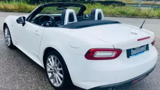 Fiat 124 Spider utcai élményvezetés