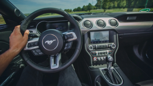 Ford Mustang GT Cabrio (2022) bérlés – az Elegáns Szörnyeteg! 5