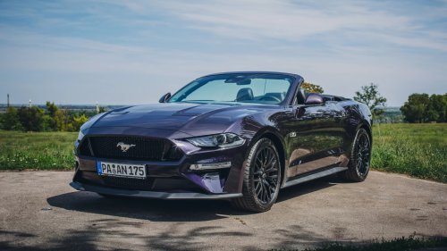 Ford Mustang GT Cabrio (2022) bérlés – az Elegáns Szörnyeteg! 1