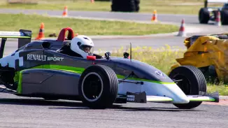 Formula Renault 1.6-os versenyautó vezetés a Kakucs Ringen