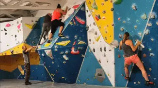 Együtt a gravitáció ellen! – Páros boulder falmászás profi oktatóval Egerben