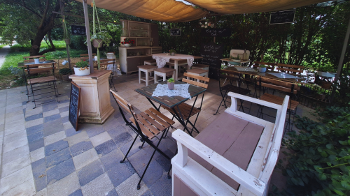 Romantika kettesben a C’est la vie Caféban, Pátyon 6