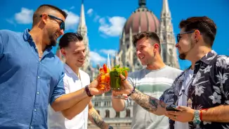 Kortyold a város szépségét! – Hajós koktélest naplementében a budapesti Dunán