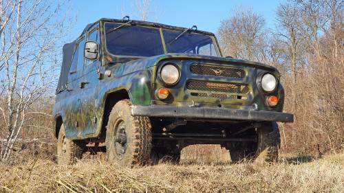 UAZ katonai terepjáróval off-road vezetés 1